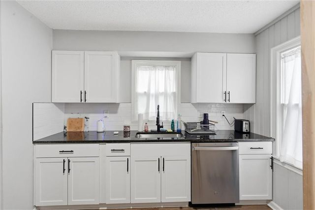 8630 James A. Reed Road, Raytown, MO 64138