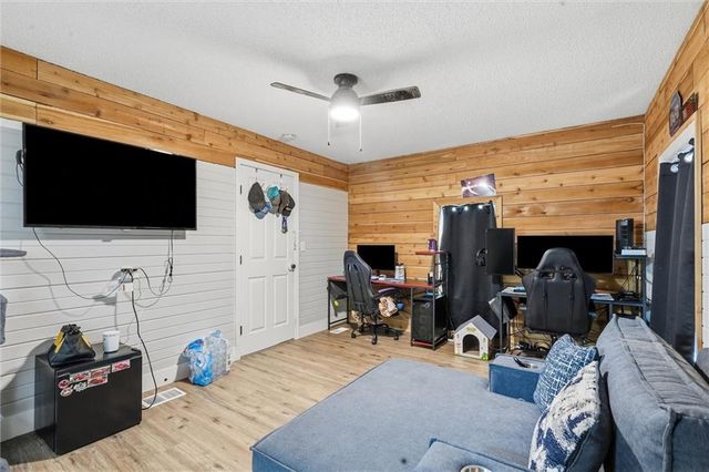 8630 James A. Reed Road, Raytown, MO 64138