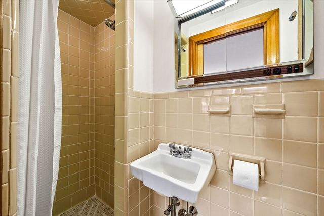 1 Ledgewood Rd, Wilmington, MA 01887