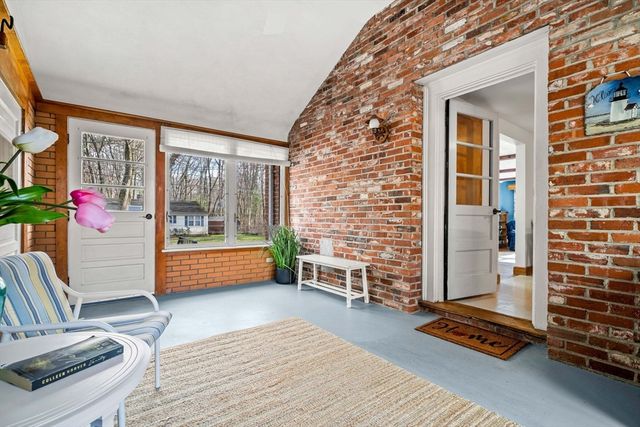 1 Ledgewood Rd, Wilmington, MA 01887