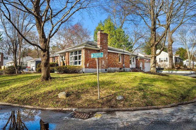 1 Ledgewood Rd, Wilmington, MA 01887