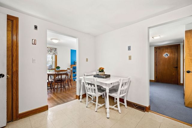 1 Ledgewood Rd, Wilmington, MA 01887