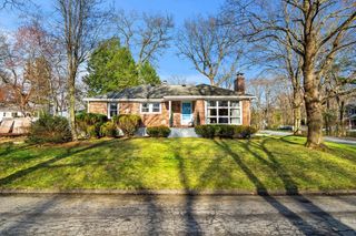 1 Ledgewood Rd, Wilmington, MA 01887