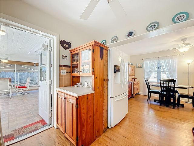 143 E LEMON STREET, Lady Lake, FL 32159