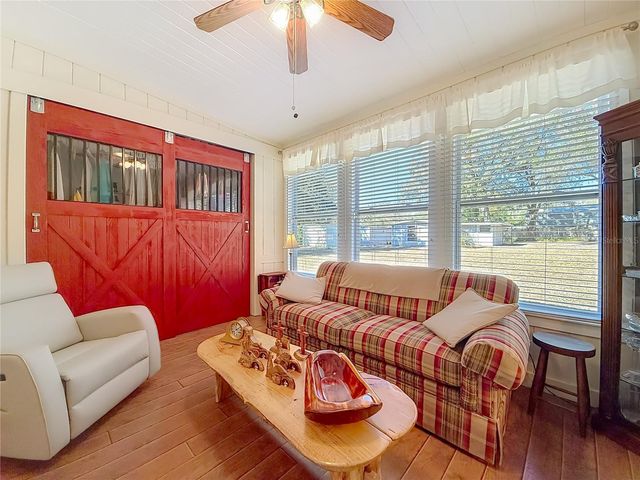 143 E LEMON STREET, Lady Lake, FL 32159