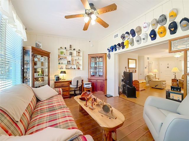 143 E LEMON STREET, Lady Lake, FL 32159