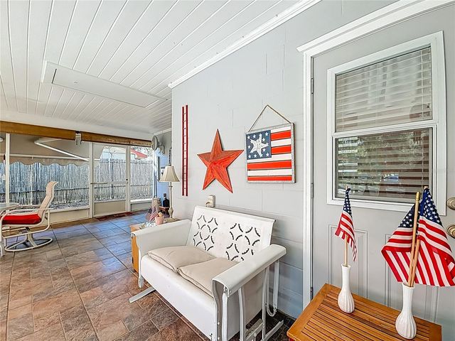 143 E LEMON STREET, Lady Lake, FL 32159