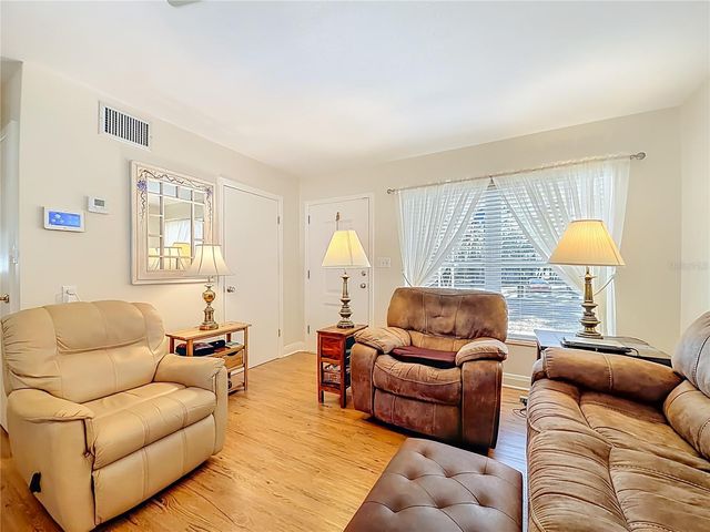 143 E LEMON STREET, Lady Lake, FL 32159