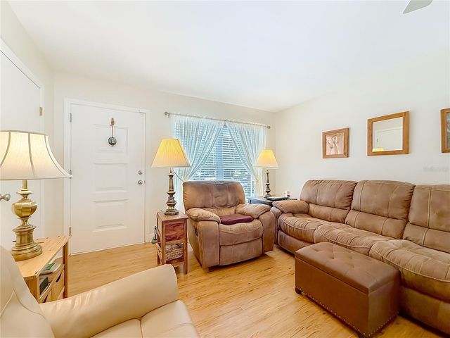 143 E LEMON STREET, Lady Lake, FL 32159