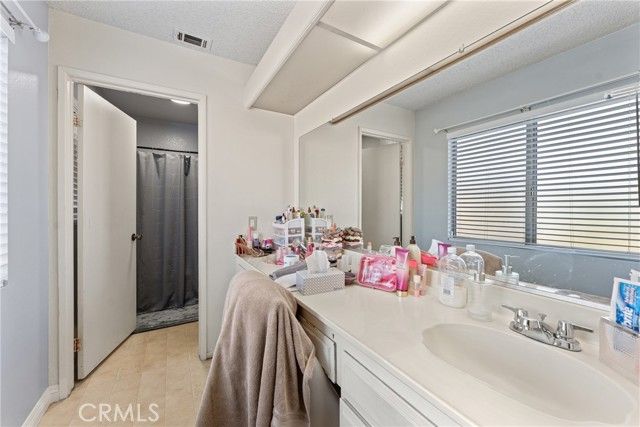 11557 Oakwood, Fontana, CA 92337