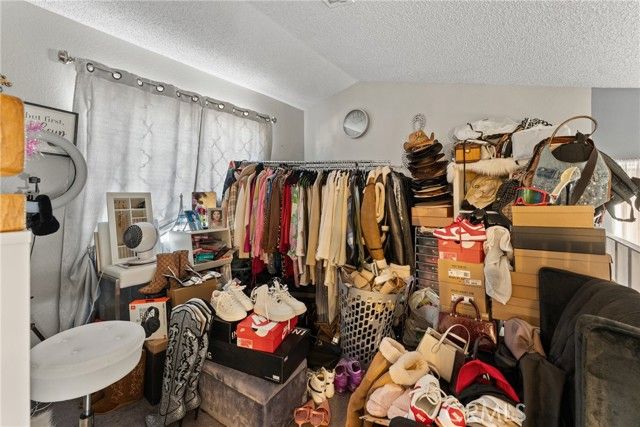 11557 Oakwood, Fontana, CA 92337