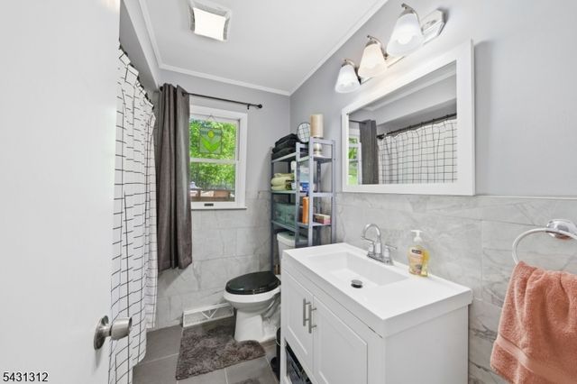 414 Macopin Rd, West Milford Twp., NJ 07480