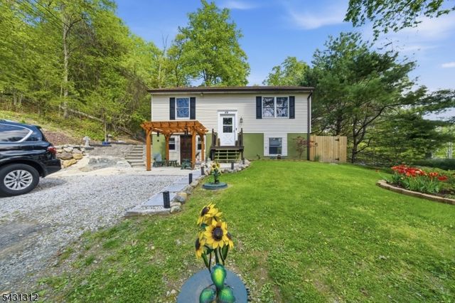 414 Macopin Rd, West Milford Twp., NJ 07480