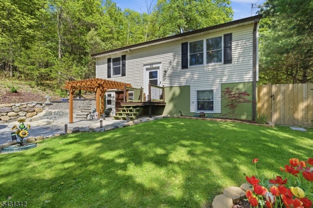 414 Macopin Rd, West Milford Twp., NJ 07480