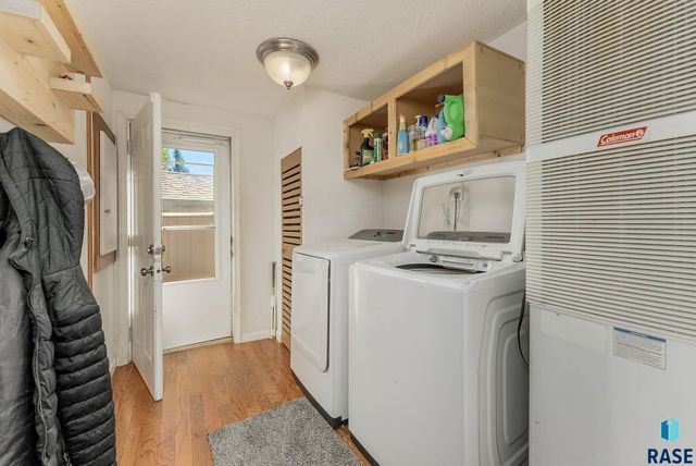 1017 S Sunburst Pl Place, Sioux Falls, SD 57106