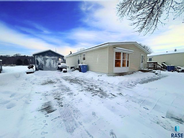 1017 S Sunburst Pl Place, Sioux Falls, SD 57106