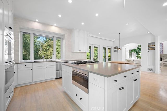 1040 Hillcroft Road, Glendale, CA 91207