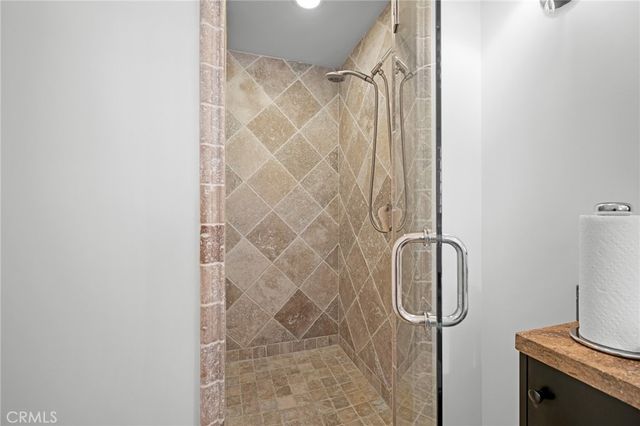 1040 Hillcroft Road, Glendale, CA 91207