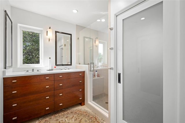 1040 Hillcroft Road, Glendale, CA 91207