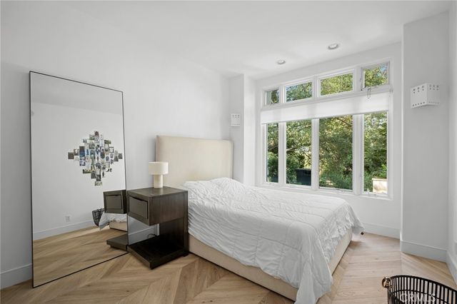 1040 Hillcroft Road, Glendale, CA 91207