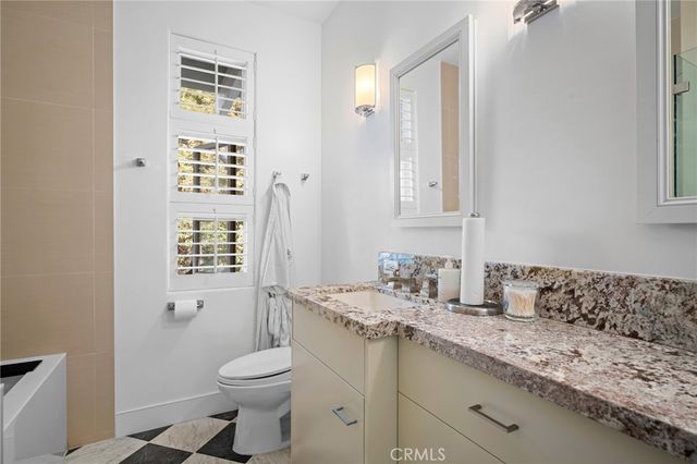 1040 Hillcroft Road, Glendale, CA 91207