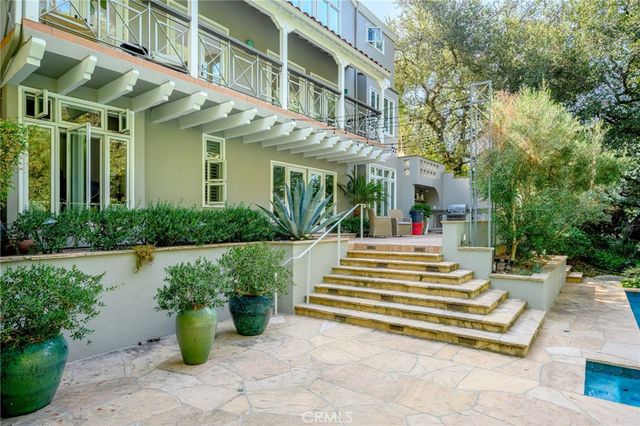 1040 Hillcroft Road, Glendale, CA 91207