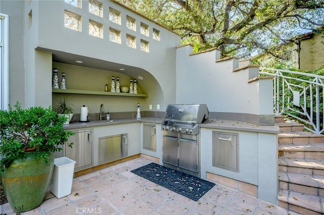 1040 Hillcroft Road, Glendale, CA 91207
