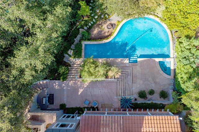 1040 Hillcroft Road, Glendale, CA 91207