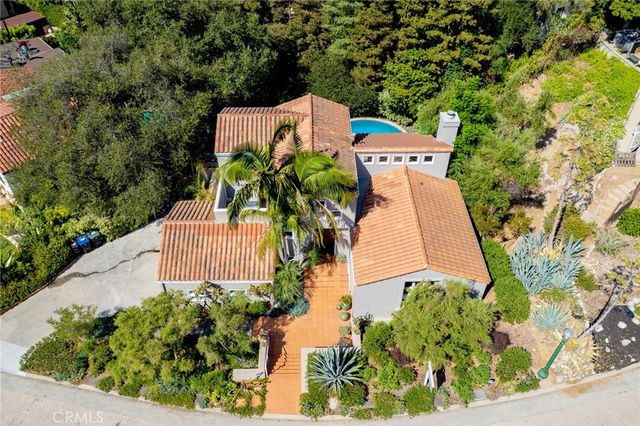 1040 Hillcroft Road, Glendale, CA 91207