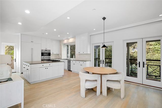 1040 Hillcroft Road, Glendale, CA 91207
