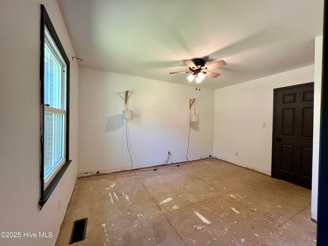 210 Briarwood Lane, New Bern, NC 28560