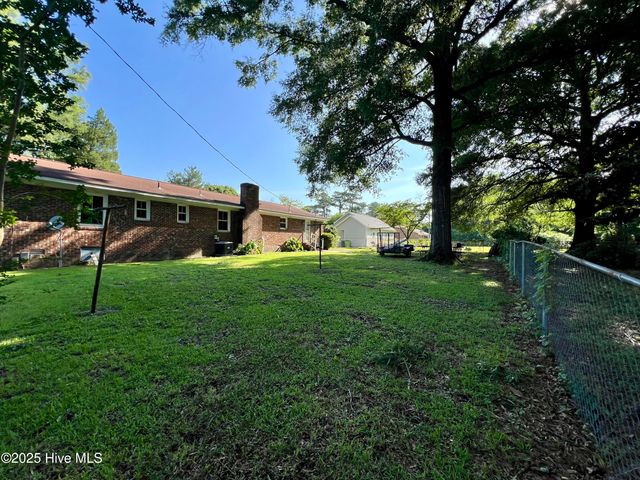 210 Briarwood Lane, New Bern, NC 28560
