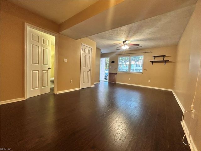 42 Otsego DR, Newport News, VA 23602
