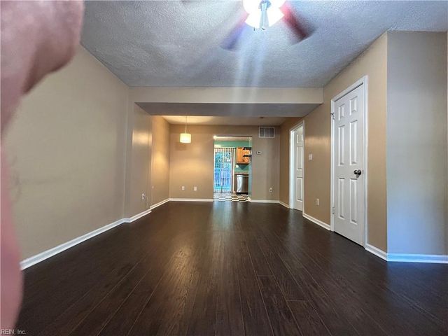 42 Otsego DR, Newport News, VA 23602