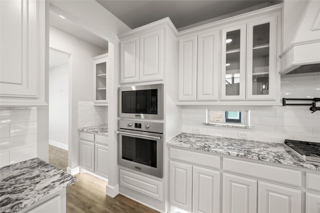 604 S Hidden Lakes Drive, Desoto, TX 75115