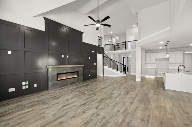604 S Hidden Lakes Drive, Desoto, TX 75115