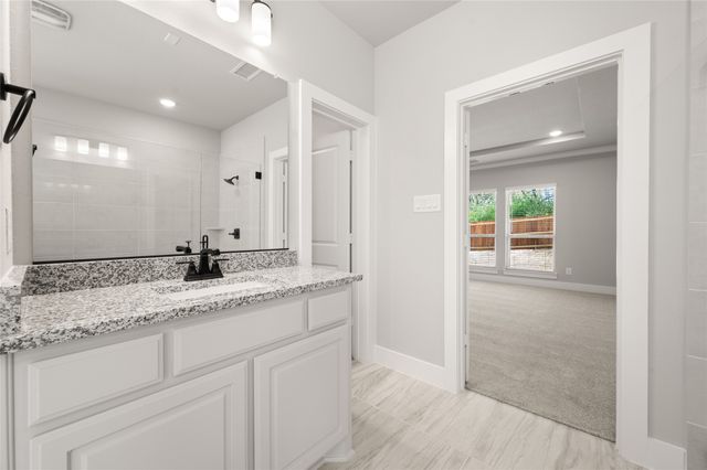 604 S Hidden Lakes Drive, Desoto, TX 75115
