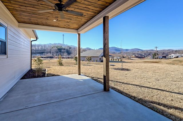 83 Mctyeire Drive, Young Harris, GA 30582