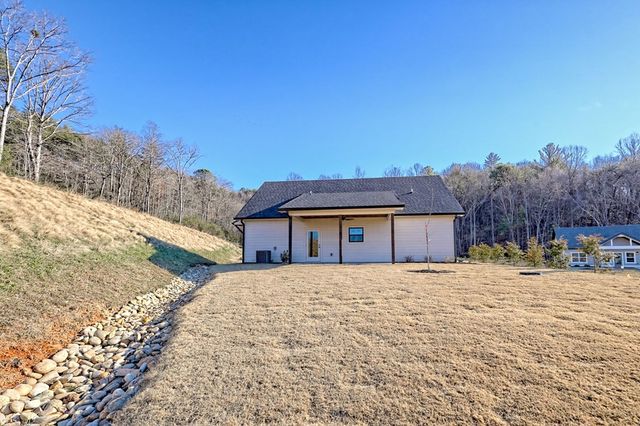 83 Mctyeire Drive, Young Harris, GA 30582