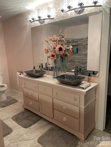 5111 Stockbridge Drive, Mount Holly, NC 28120