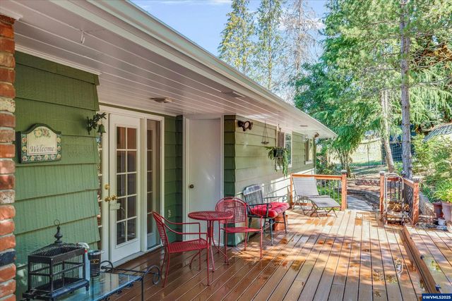 1120 N Oak Grove Rd NW, Salem, OR 97304