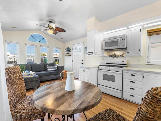 900 N Cleveland Street 68, Oceanside, CA 92054