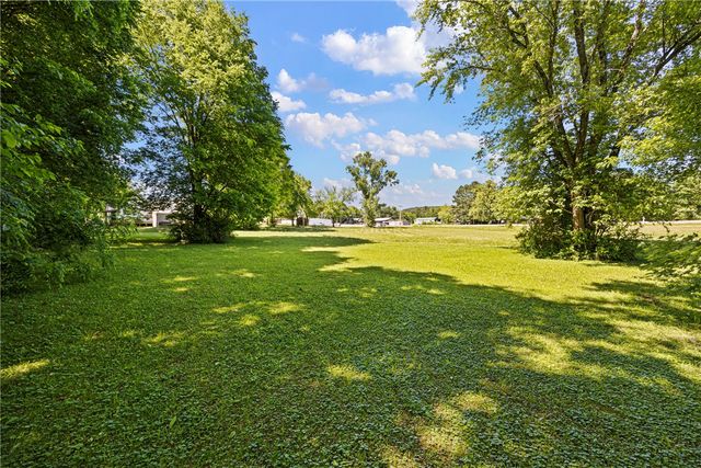 102 S Seminary Street, Lamar, AR 72846