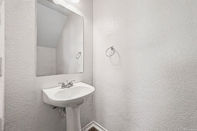 9315 Juniper, San Antonio, TX 78254