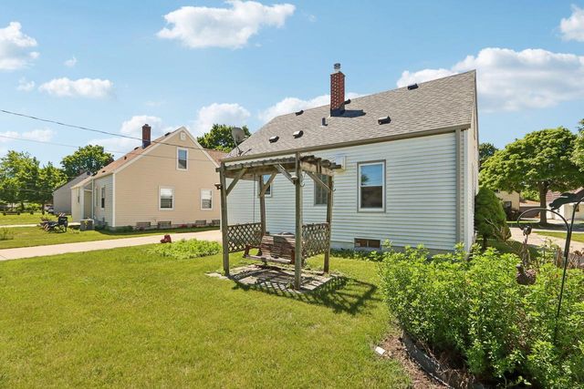 1308 E Tripoli AVENUE, Milwaukee, WI 53207