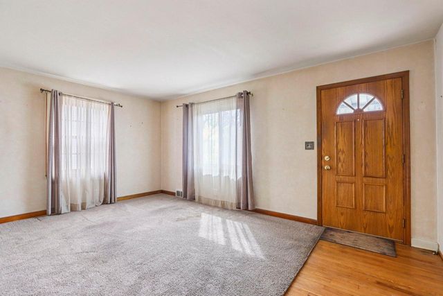 1308 E Tripoli AVENUE, Milwaukee, WI 53207