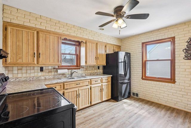 1308 E Tripoli AVENUE, Milwaukee, WI 53207