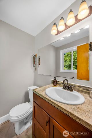 8989 NE Nevada Street, Bremerton, WA 98311