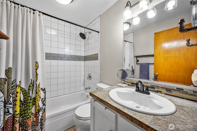 8989 NE Nevada Street, Bremerton, WA 98311