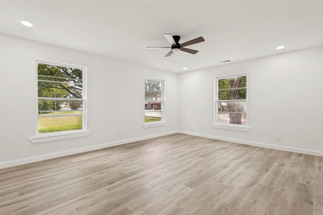 1103 N Houston Street, Royse City, TX 75189